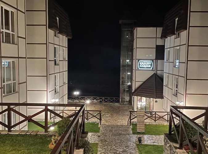 33 Kraljevi Cardaci 公寓 *